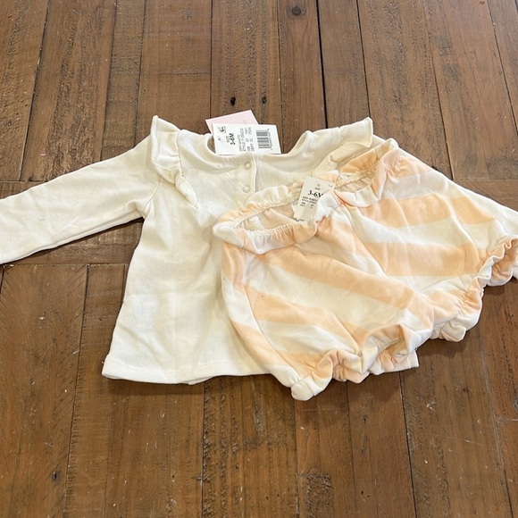 Grayson mini butterfly sweatshirt and bloomer set NWT - Picture 6 of 6